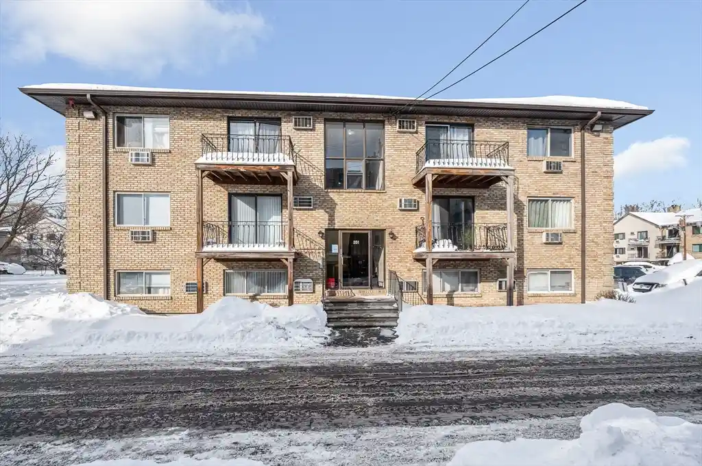 Listing Photo 1 - Condo for sale in 351 Pawtucket Blvd located at 351 Pawtucket Blvd, Lowell, MA 01854 - Unit 351 Pawtucket Blvd