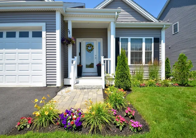 1st image of 18 Tea Party Circle #18, Holden, MA 01520 | MLS# 73564128