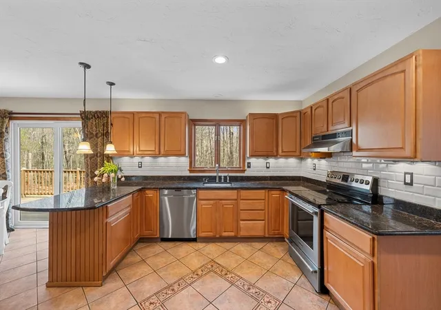 Photo 3 of Single family home for sale at 39 Hillside Dr, Sturbridge, MA 01566 | MLS# 73520572 | Listing updated on 2026-08-16