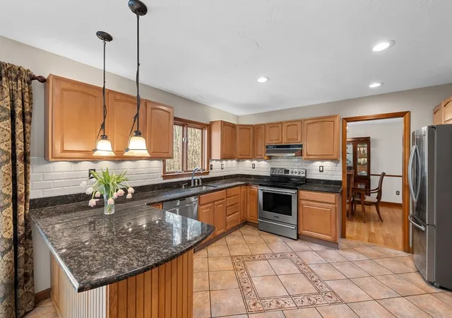 Photo 4 of Single family home for sale at 39 Hillside Dr, Sturbridge, MA 01566 | MLS# 73520572 | Listing updated on 2026-08-16