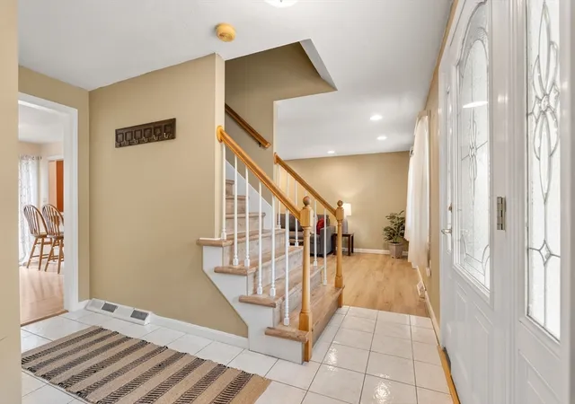 5th image of 4 Fuller Pl, Franklin, MA 02038 | MLS# 73515052