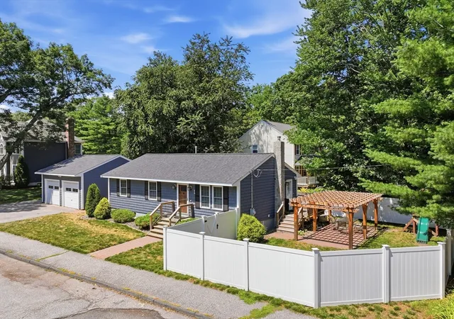 2nd image of 1 Daniels Rd, Hudson, MA 01749 | MLS# 73556349