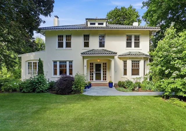 1st image of 6 Oakmount Circle, Lexington, MA 02420 | MLS# 73538460