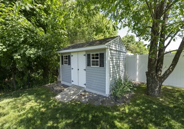 Homes for sale in Hudson, MA | 22 Temi Rd, Hudson, MA 01749 | MLS# 73537808
