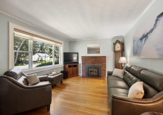 Photo 4 of Single family home for sale at 9 Elm Rd, Westford, MA 01886 | MLS# 73565991 | Listing updated on 2026-09-18
