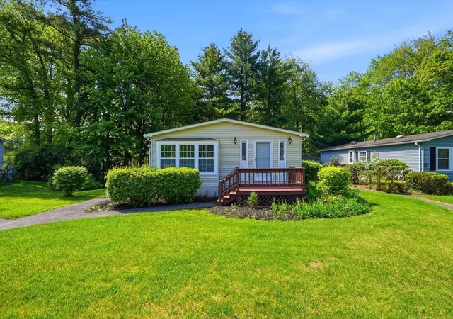 Homes for sale in Rockland, MA | 6 Evergreen Circle, Rockland, MA 02370 | MLS# 73526917