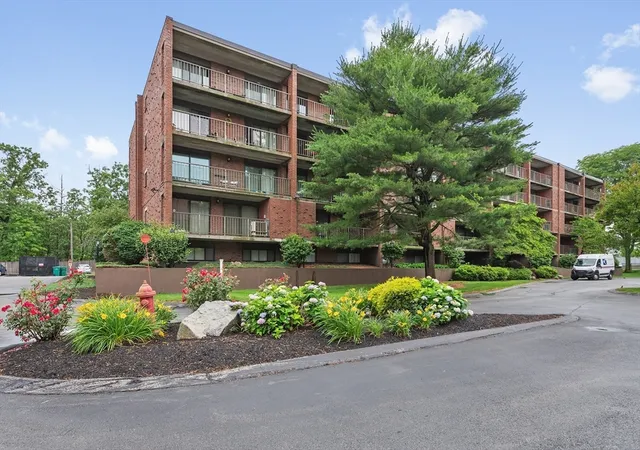 Homes for sale in Stoneham, MA | 146 Marble St #404, Stoneham, MA 02180 | MLS# 73541595