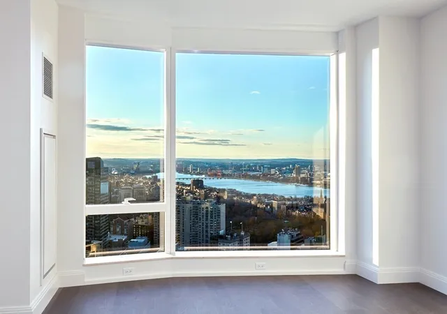 1st image of 240 Devonshire Street #4504, Boston, MA 02110 | MLS# 73552315