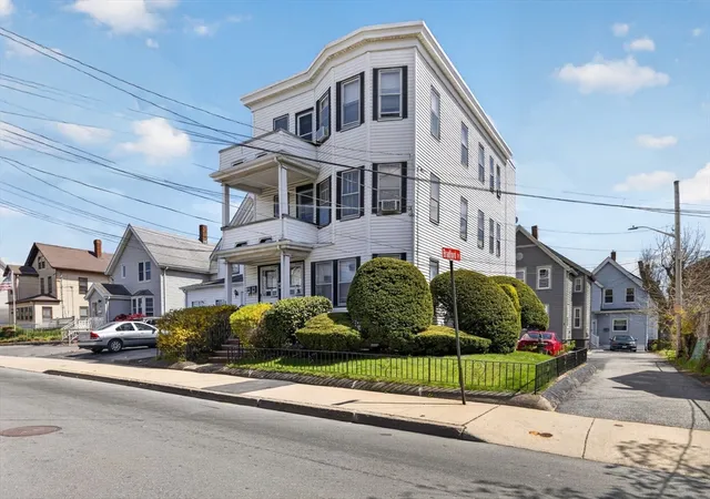 Homes for sale in Everett, MA | 19 Bradford St, Everett, MA 02149 | MLS# 73512849