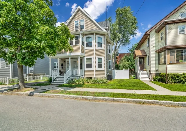 1st image of 134 Willow St, Quincy, MA 02170 | MLS# 73562909