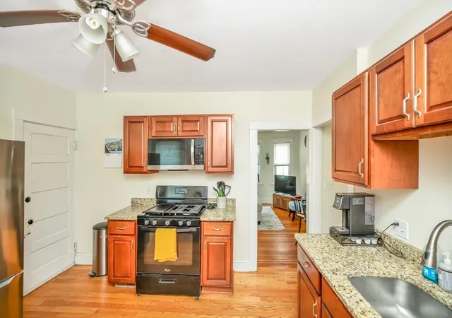 3rd image of 134 Willow St, Quincy, MA 02170 | MLS# 73562909
