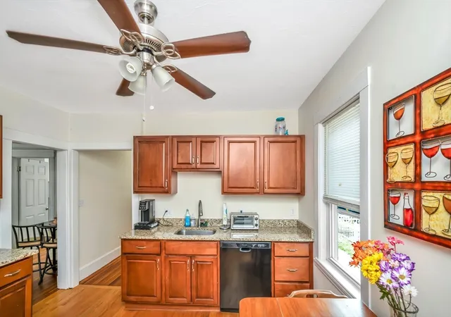 4th image of 134 Willow St, Quincy, MA 02170 | MLS# 73562909