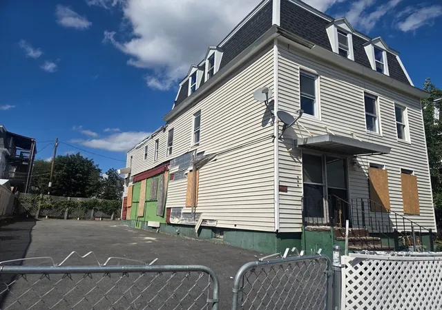 1st image of 158 Austin St, Worcester, MA 01609 | MLS# 73565755