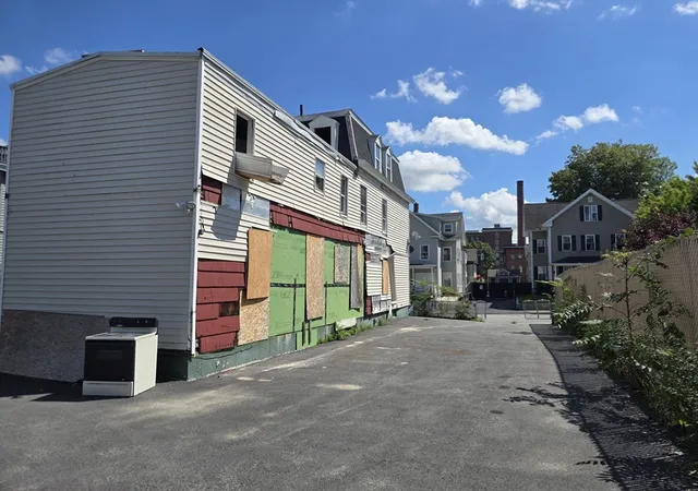 5th image of 158 Austin St, Worcester, MA 01609 | MLS# 73565755
