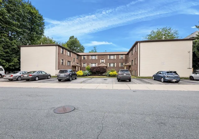 Homes for sale in Fall River, MA | 135 Vale Street, Fall River, MA 02724 | Houzeo