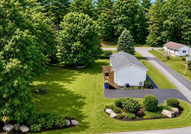 3rd image of 44 Middlesex Rd, Tyngsboro, MA 01879 | MLS# 73539739