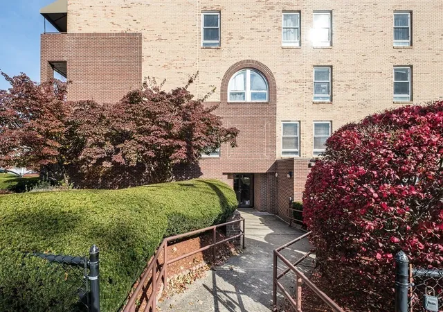 3rd image of 314 Riverside Ave, Medford, MA 02155
