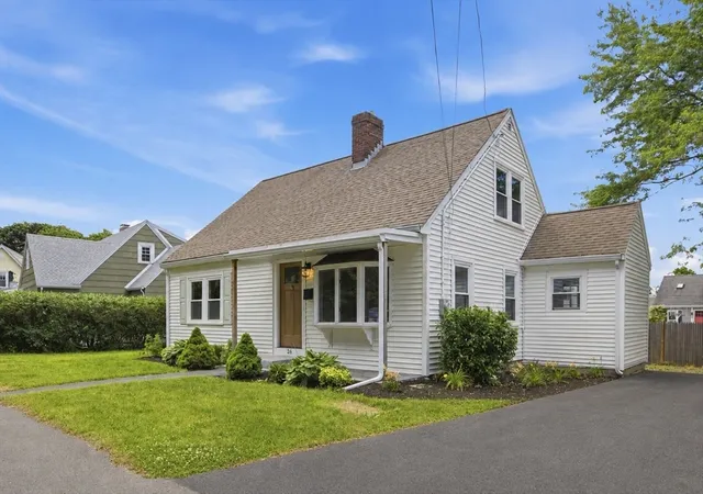 Homes for sale in Beverly, MA | 26 Heather St, Beverly, MA 01915 | MLS# 73540425