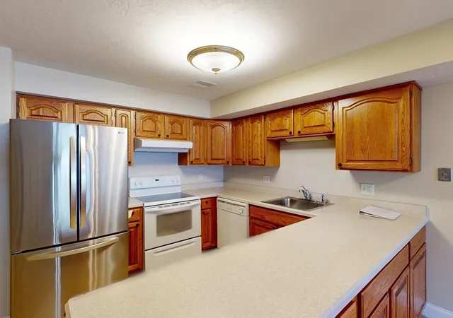 Homes for sale in Amherst, MA | 23 Greenleaves Dr #105, Amherst, MA 01002 | MLS# 73501649