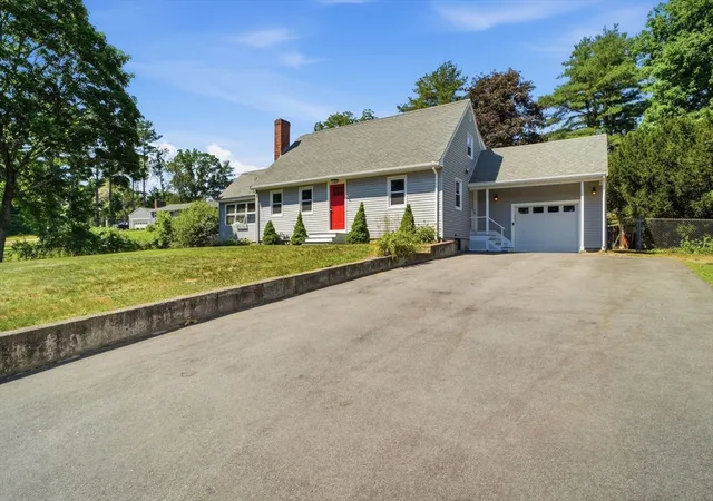 Homes for sale in Chelmsford, MA | 31 Carlisle St, Chelmsford, MA 01824 | MLS# 73546528