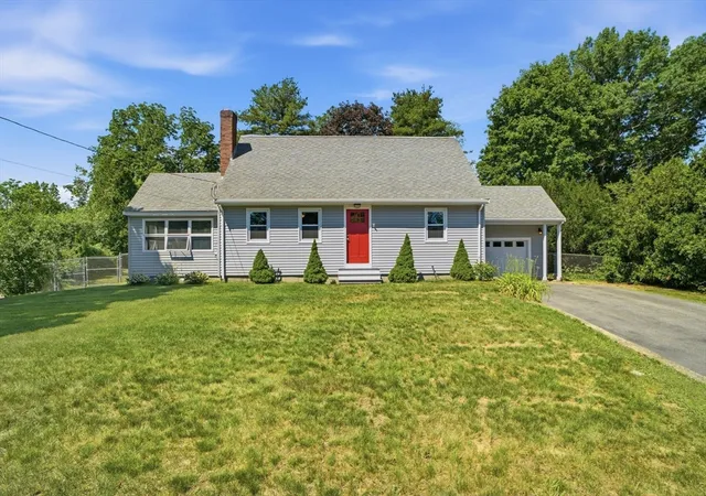 Homes for sale in Chelmsford, MA | 31 Carlisle St, Chelmsford, MA 01824 | MLS# 73546528