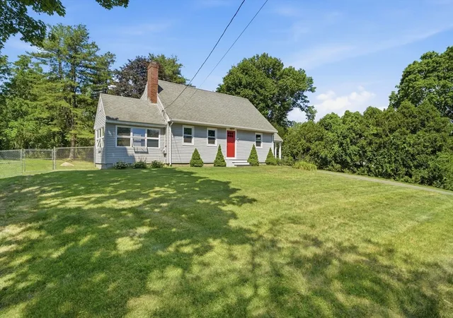 Homes for sale in Chelmsford, MA | 31 Carlisle St, Chelmsford, MA 01824 | MLS# 73546528