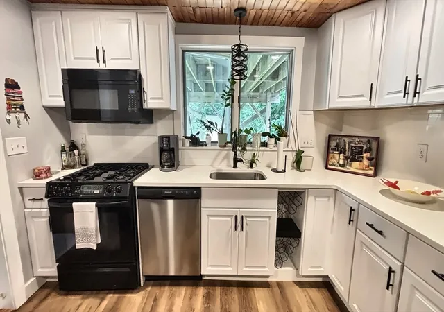 Photo 3 of Sale Pending at 54 State St, Marlborough, MA 01752 | MLS# 73566427 | Listing updated on 2026-08-26