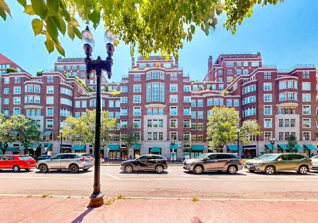 1st image of 300 Boylston St #601, Boston, MA 02116 | MLS# 73556428
