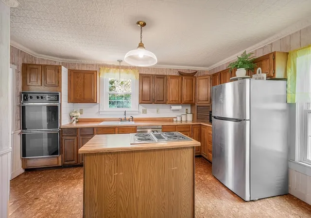 Homes for sale in Pepperell, MA | 26 Groton St, Pepperell, MA 01463 | MLS# 73532652