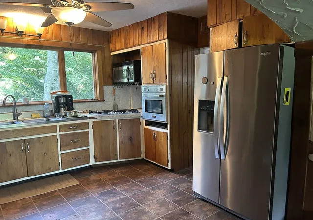 Photo 3 of Sale Pending at 140 Atwater Ter, Springfield, MA 01107 | MLS# 73560975 | Listing updated on 2026-09-04