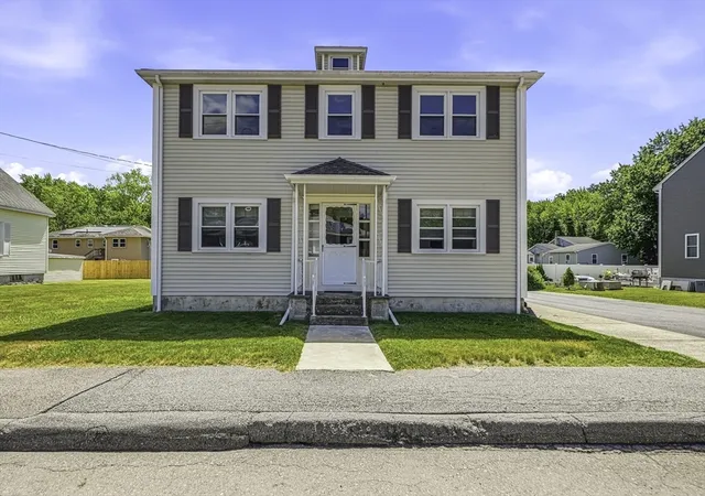 Homes for sale in Bellingham, MA | 81 Winter St, Bellingham, MA 02019 | MLS# 73475889