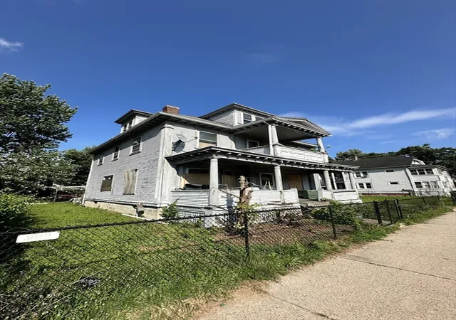 3rd image of 49 Maynard St, Springfield, MA 01109 | MLS# 73555328