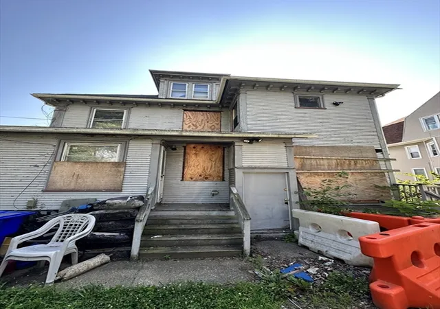 4th image of 49 Maynard St, Springfield, MA 01109 | MLS# 73555328