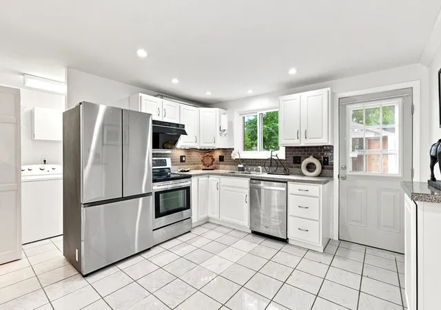 2nd image of 10 Freeman St #2, Attleboro Falls, MA 02763 | MLS# 73560105