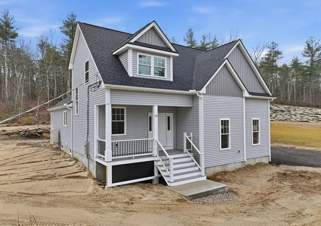 Homes for sale in Douglas, MA | 18 Lakeshore Dr, Douglas, MA 01516 | MLS# 73495514