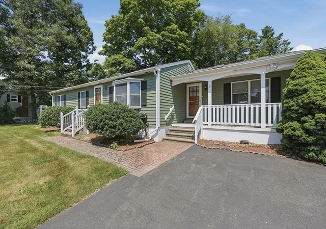 2nd image of 140 Crow Lane, Newburyport, MA 01950 | MLS# 73557558