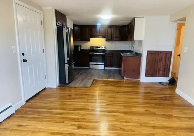 3rd image of 425 West Elm St #7, Brockton, MA 02301 | MLS# 73492103