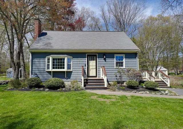 Homes for sale in Holliston, MA | 125 Hemlock Dr, Holliston, MA 01746 | MLS# 73510353