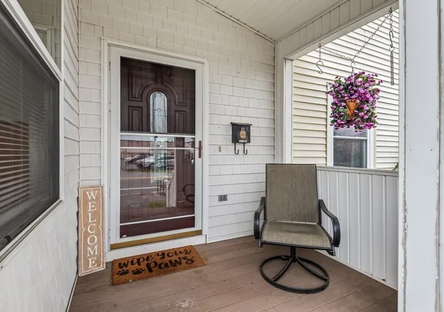 3rd image of 27 Elm Hill Ave, Leominster, MA 01453 | MLS# 73557807