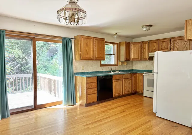 Homes for sale in Greenfield, MA | 68 Hastings St, Greenfield, MA 01301 | MLS# 73533765