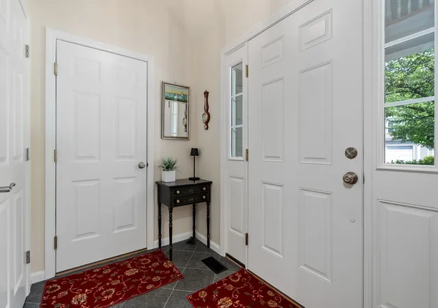 Homes for sale in Grafton, MA | 3 Flint Pond Dr #3, Grafton, MA 01536 | MLS# 73527300