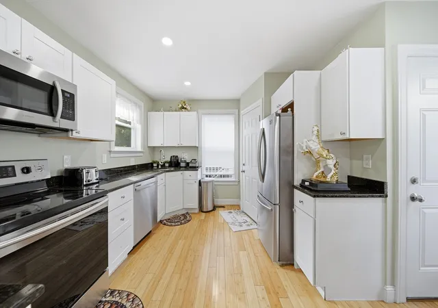 Homes for sale in Lynn, MA | 16 Crescent St, Lynn, MA 01902 | MLS# 73525452