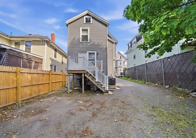 Homes for sale in Lynn, MA | 16 Crescent St, Lynn, MA 01902 | Houzeo