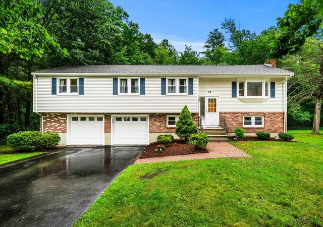 Homes for sale in Burlington, MA | 32 Westwood St, Burlington, MA 01803 | MLS# 73546880