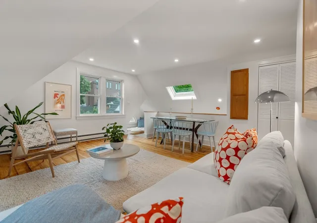 2nd image of 7 Russell Street #3, Cambridge, MA 02140 | MLS# 73550288
