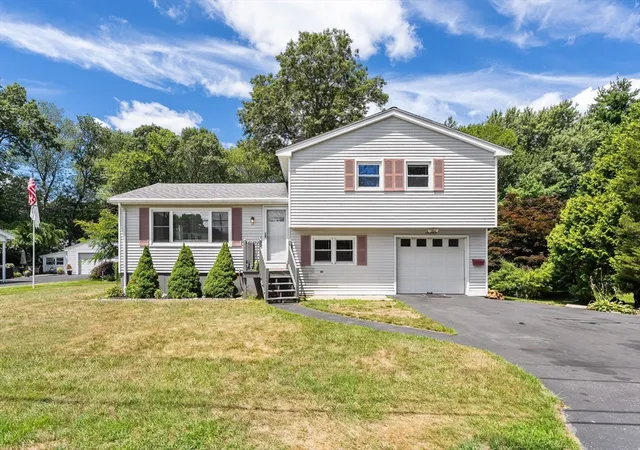 1st image of 17 Crossman St, Taunton, MA 02780 | MLS# 73531554