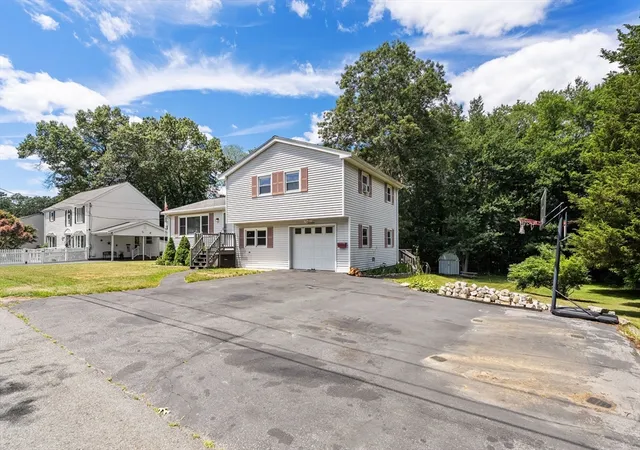 3rd image of 17 Crossman St, Taunton, MA 02780 | MLS# 73531554