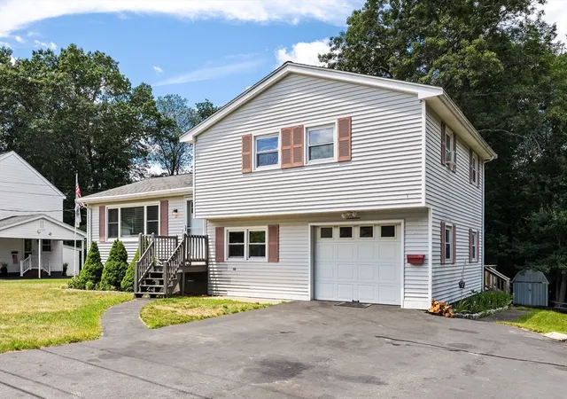 4th image of 17 Crossman St, Taunton, MA 02780 | MLS# 73531554