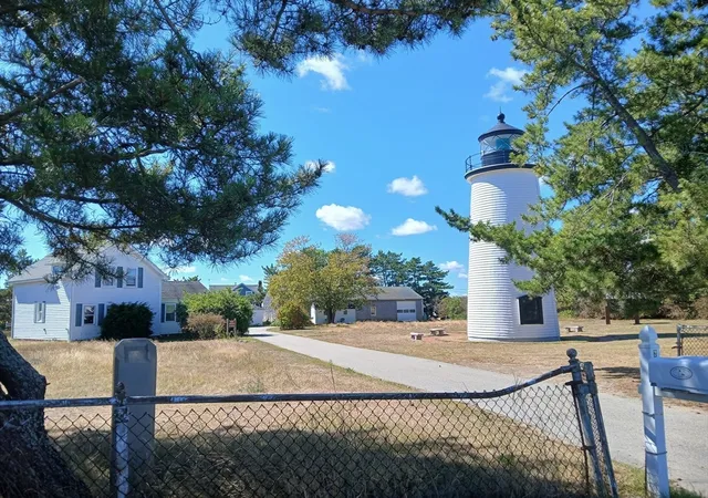 40th image of 12 53rd St, Newburyport, MA 01950 | MLS# 73429837
