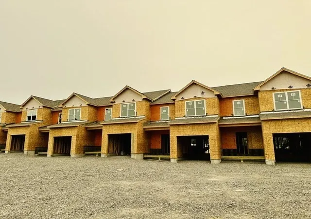 2nd image of 13 Elise Avenue #90, Londonderry, NH 03053 | MLS# 73556066